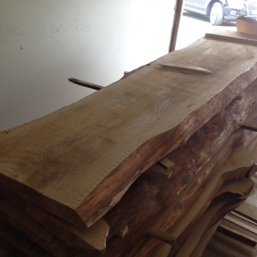 Tavole di legno grezze