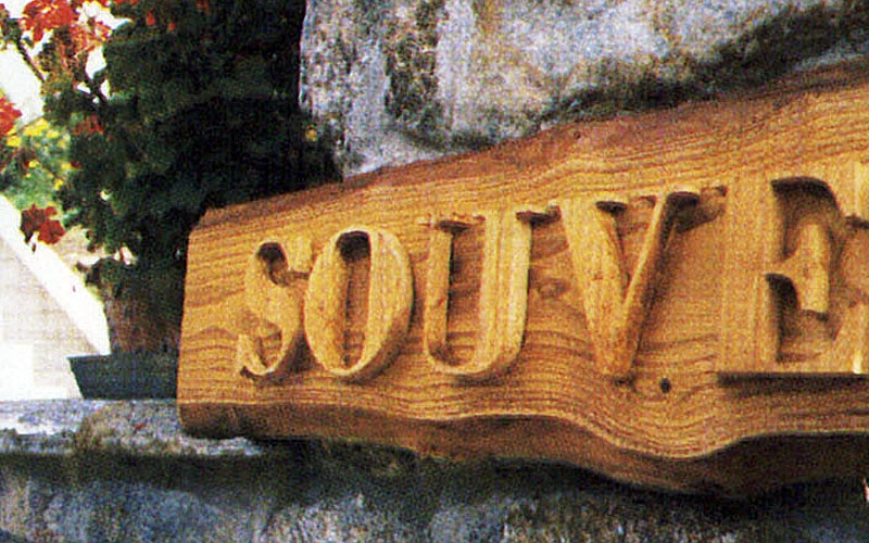 Insegne in Legno