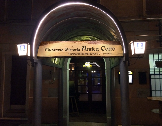 Tavola di legno grezza per Birreria - Mantova