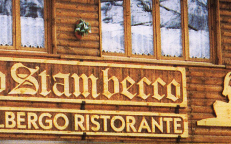 Insegna in legno per ristorante