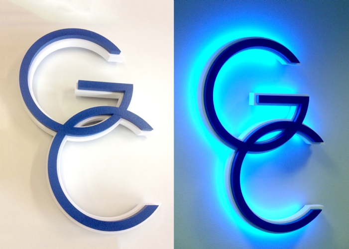 Insegna in polistirolo illuminata con led perimetrali