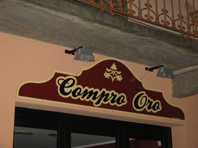 Insegne in Stile Antico